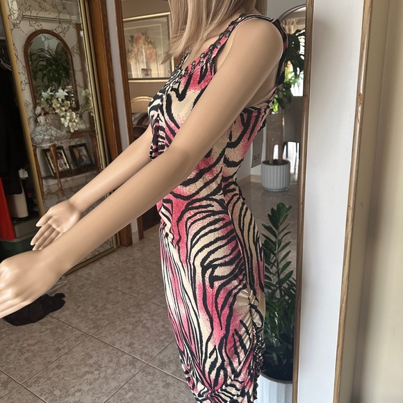 Brand New Body Fit Dress. - Picture 2 of 9